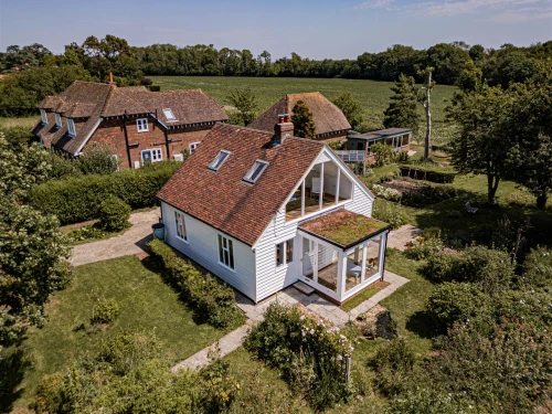 House - Detached Photo 4
