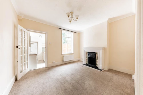 House - Terraced Photo 3
