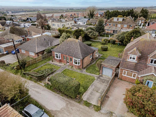 Bungalow - Detached Main Photo