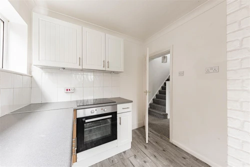 House - Detached Photo 2