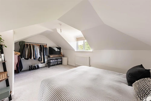House - Semi-Detached Main Photo