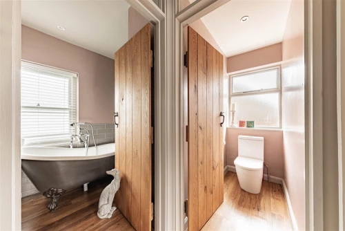 House - Semi-Detached Main Photo