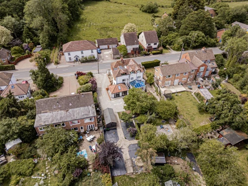 House - Semi-Detached Main Photo