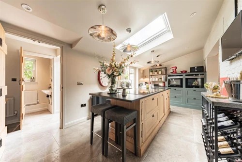 House - Semi-Detached Main Photo