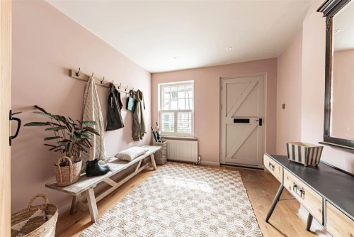 House - Semi-Detached Main Photo