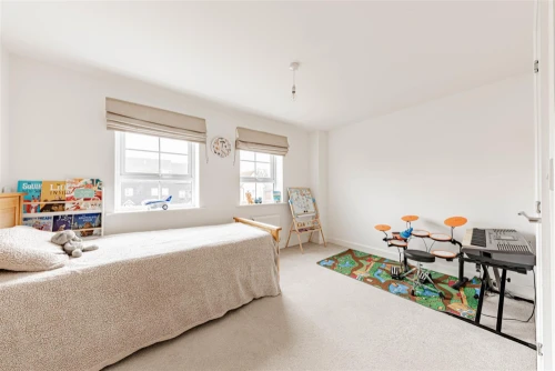 House - Semi-Detached Main Photo