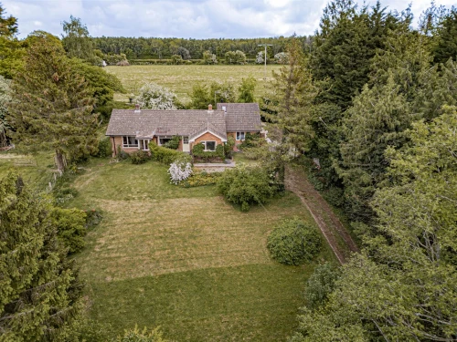 Bungalow - Detached Main Photo