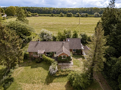 Bungalow - Detached Main Photo