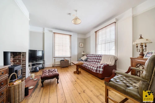 House - Detached Photo 3