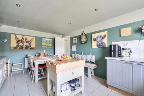 House - Terraced Main Photo