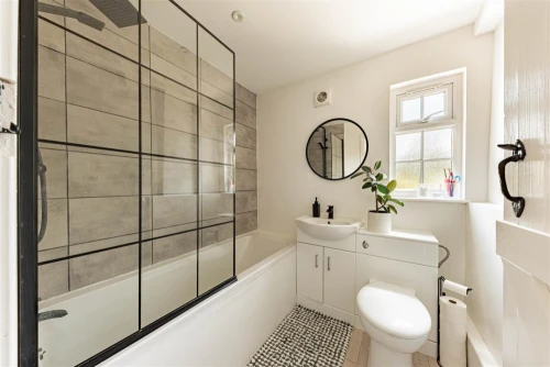 House - Semi-Detached Main Photo