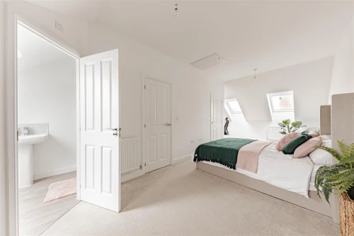 House - Semi-Detached Main Photo