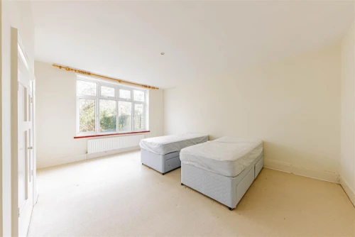 Bungalow - Semi Detached Main Photo
