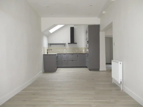 House - Terraced Photo 3
