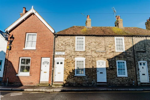 House - Terraced Photo 3