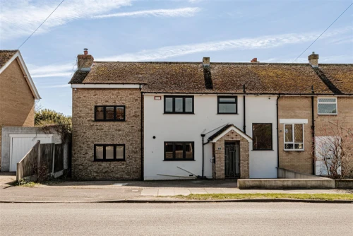 House - Semi-Detached Photo 2