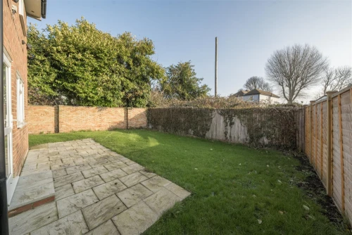 House - Link Detached Photo 3