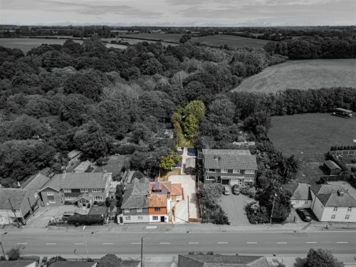 House - Semi-Detached Main Photo