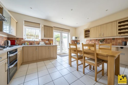 House - Semi-Detached Photo 2