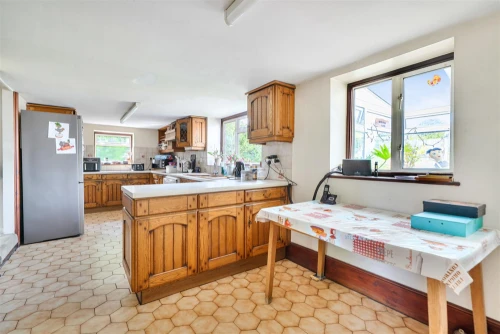House - Detached Main Photo