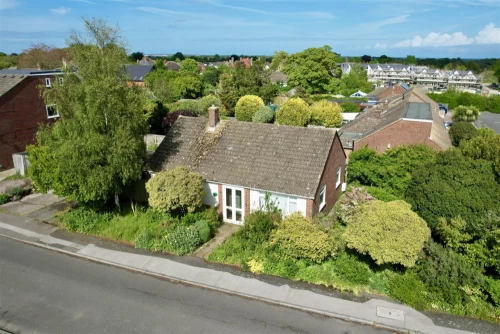Bungalow - Detached Photo 2