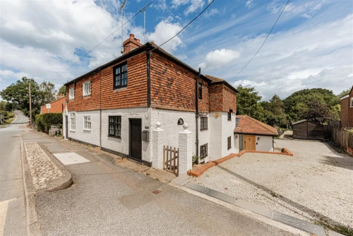 House - Semi-Detached Main Photo