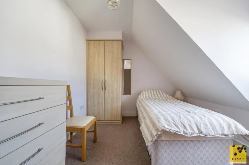 House - Semi-Detached Main Photo