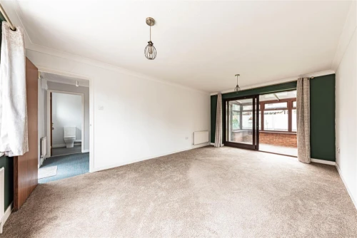 House - Semi-Detached Main Photo