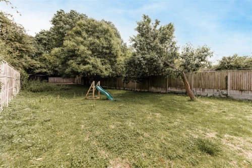 House - Semi-Detached Main Photo