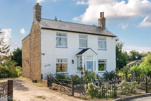 House - Detached Main Photo