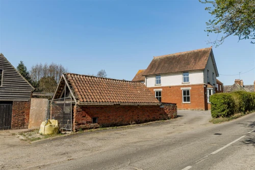 House - Detached Photo 2
