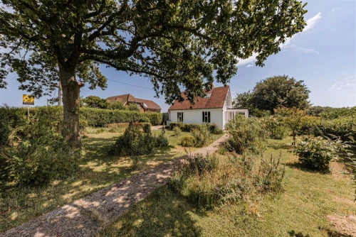 House - Detached Photo 2
