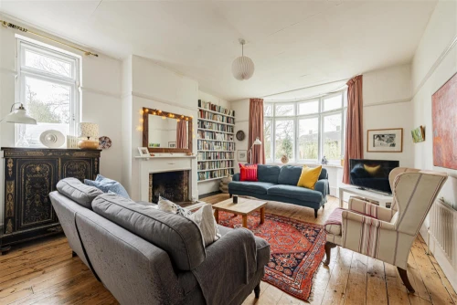 House - Detached Photo 4