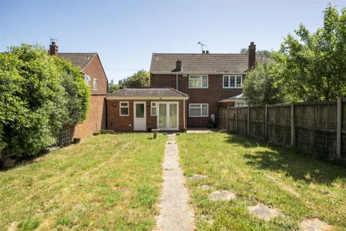 House - Semi-Detached Main Photo