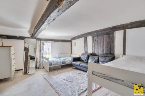 House - Semi-Detached Main Photo