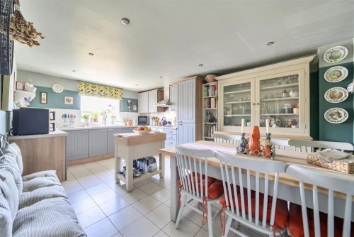 House - Terraced Main Photo