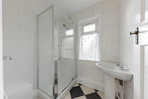 House - Semi-Detached Main Photo