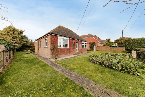 Bungalow - Detached Photo 3