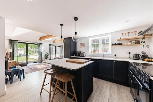 House - Semi-Detached Photo 3