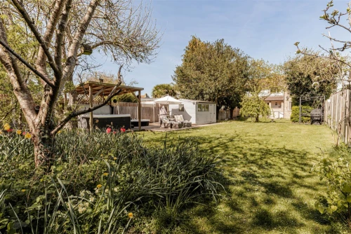 House - Semi-Detached Main Photo