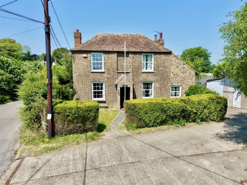 House - Detached Photo 2