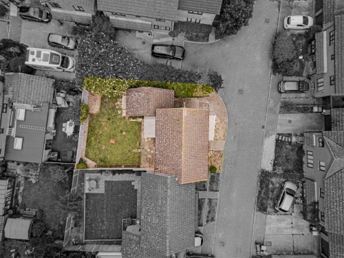 House - Semi-Detached Main Photo