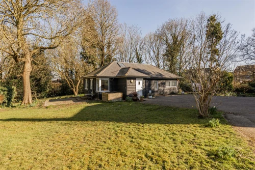 House - Detached Photo 2