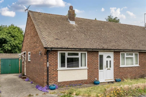 Bungalow - Semi Detached Photo 2