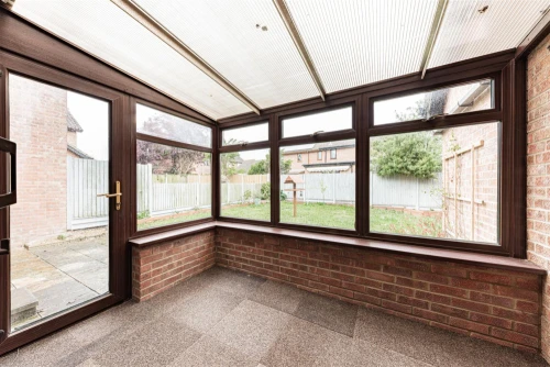 House - Semi-Detached Main Photo