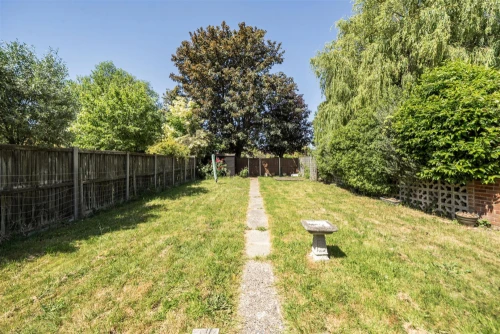 House - Semi-Detached Main Photo