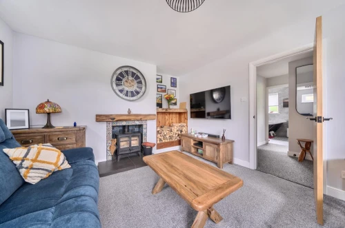 House - Detached Photo 3