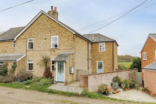 House - Semi-Detached Photo 2