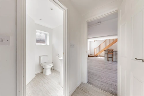 House - Detached Photo 4