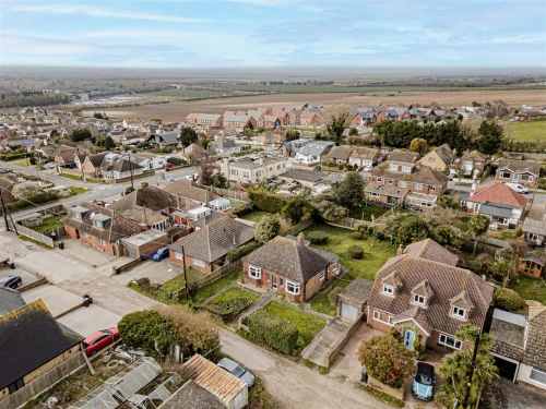 Bungalow - Detached Main Photo